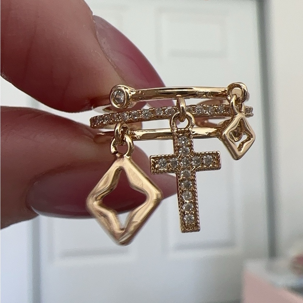 Gold Plated Charm Ring Set LV style